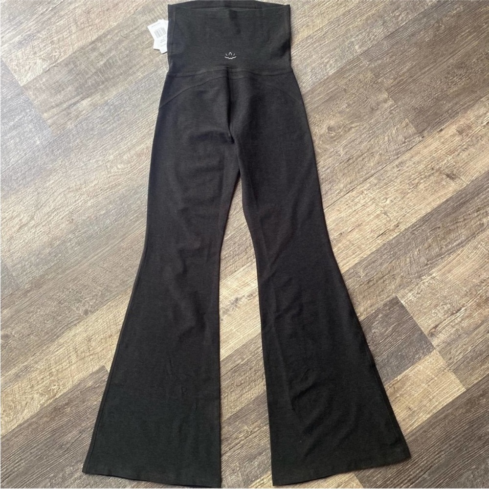 Beyond Yoga Maternity Yoga Pants flare - SO COMFY